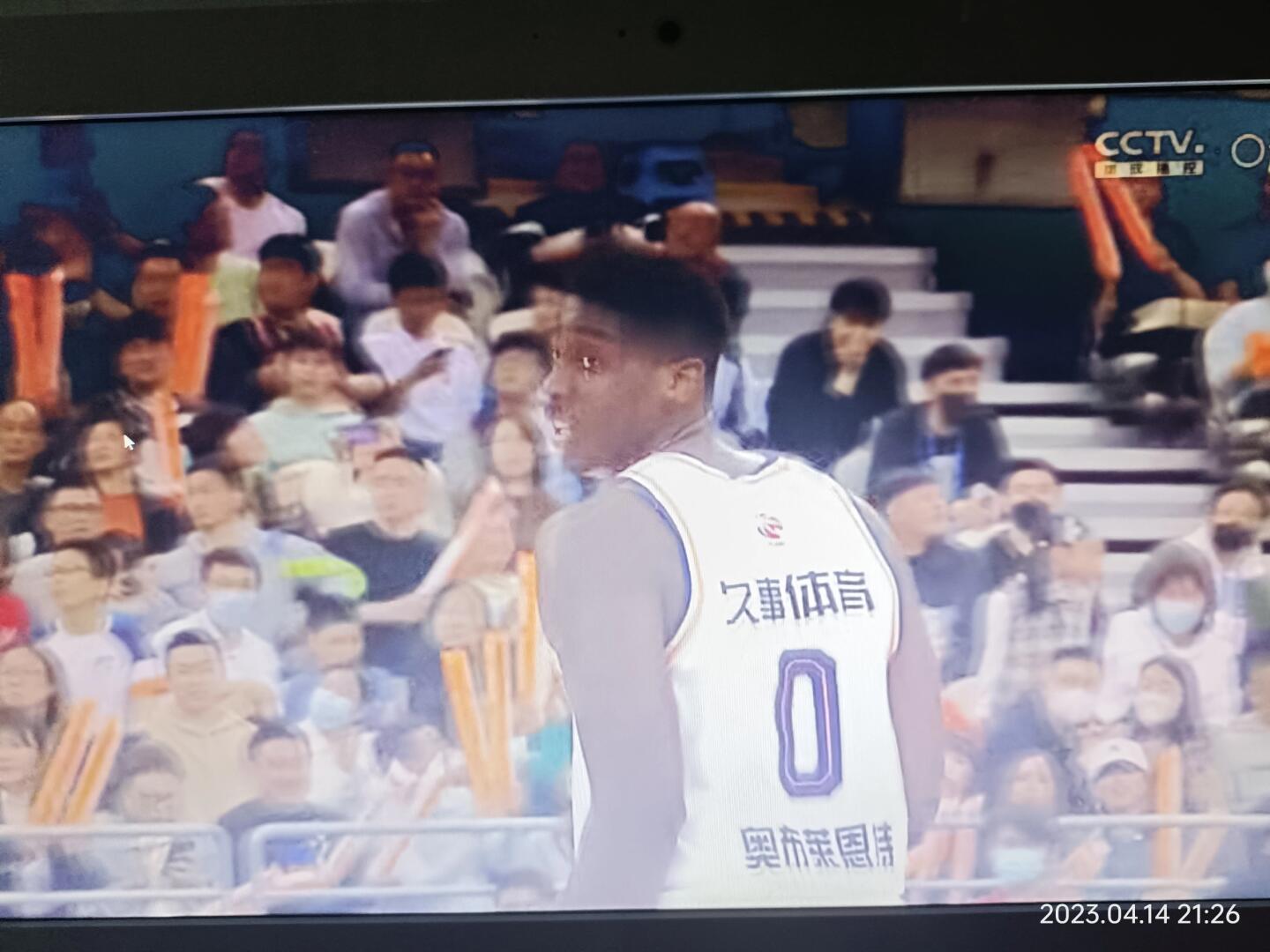 米兰体育新闻-包含上海队在CBA季后赛中打出绝杀，被誉为观众齐声高喊的词条