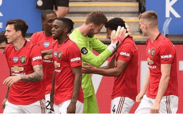 曼联逆转战胜对手,球迷欢呼不已的简单介绍 曼联逆转战胜对手,球迷欢呼不已的简单介绍