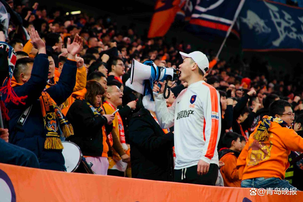 米兰体育直播-精彩足球赛事汇聚众多球迷，场内激情迸发的简单介绍