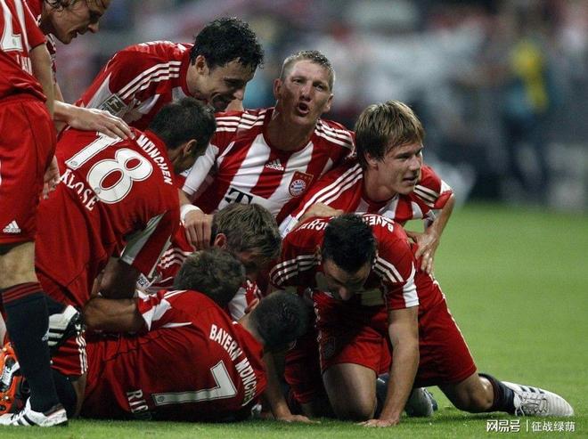 包含拜仁国内外征战两线疲劳越来越明显的词条