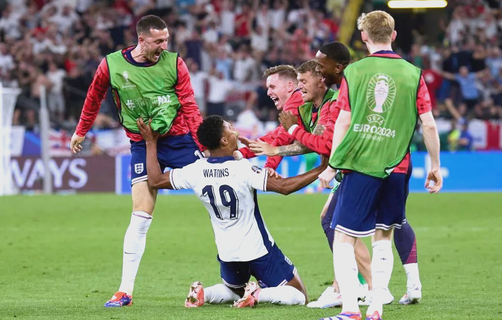 荷兰神奇绝杀，挺进淘汰阶段