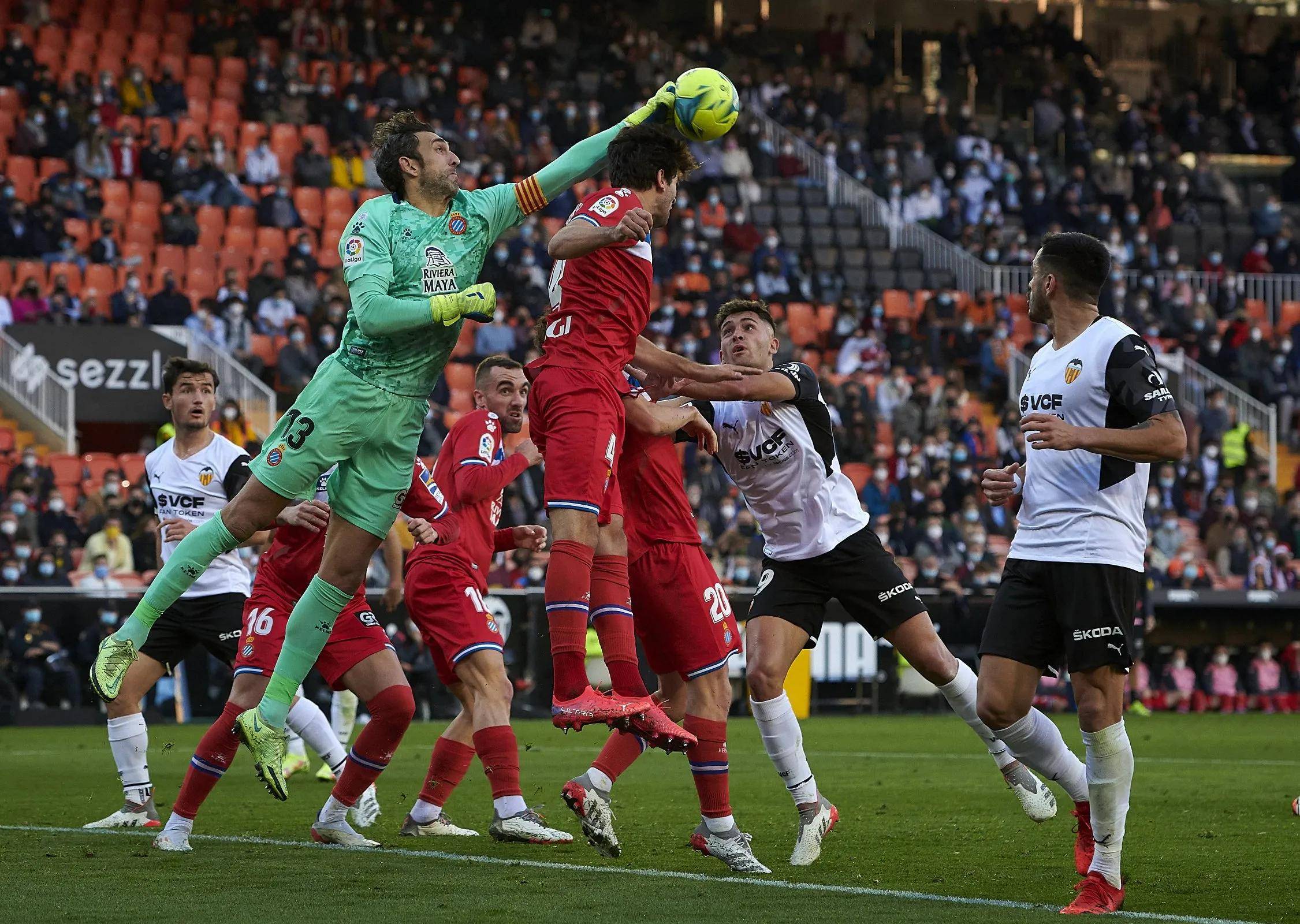 奥萨苏纳主场告捷，积分悄悄上升的简单介绍