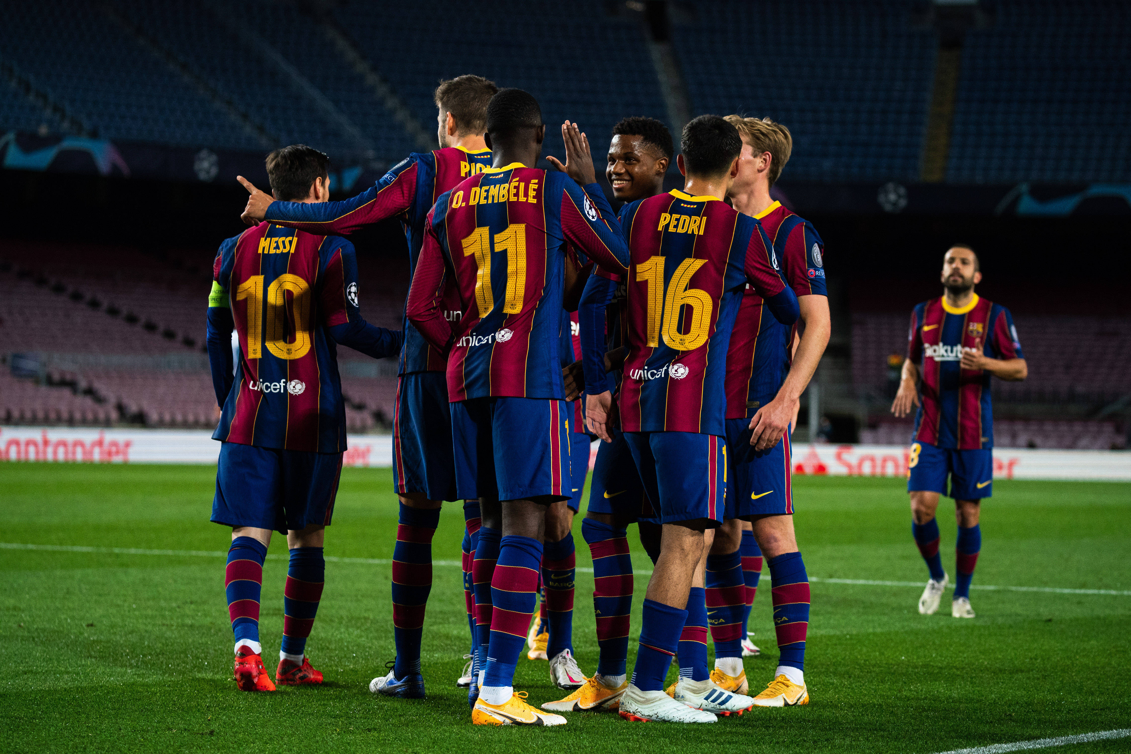 巴塞罗那面对切尔西，双方竞争激烈