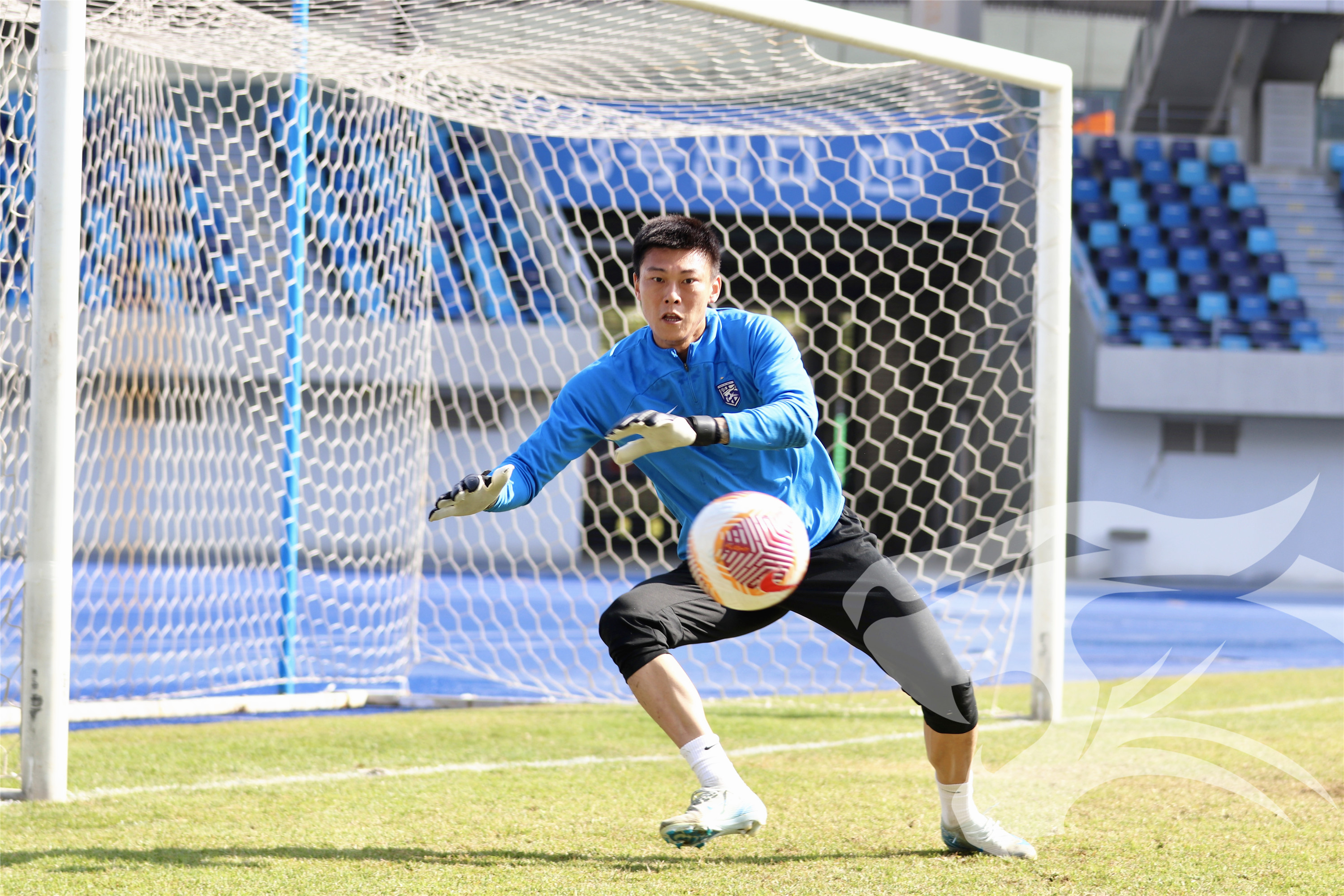 队内伤病不断加剧球队备战困难重重 队内伤病不断加剧球队备战困难重重