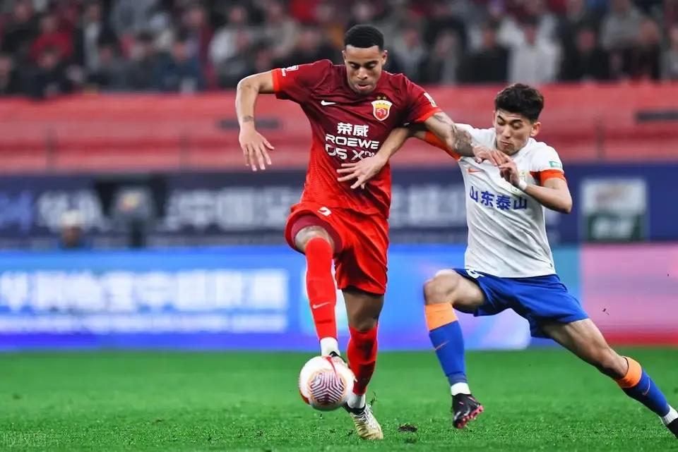 米兰体育竞技-首发球员受伤替补登场，江苏队危机重重