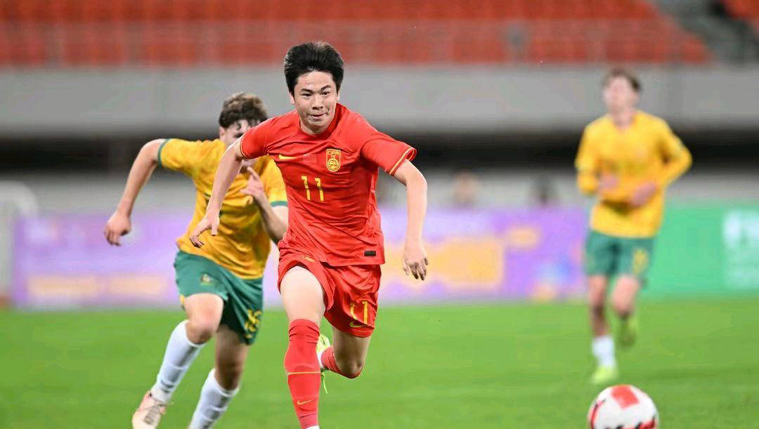 亚洲足球热身赛开战,各队力争晋级四强 亚洲足球热身赛开战,各队力争晋级四强