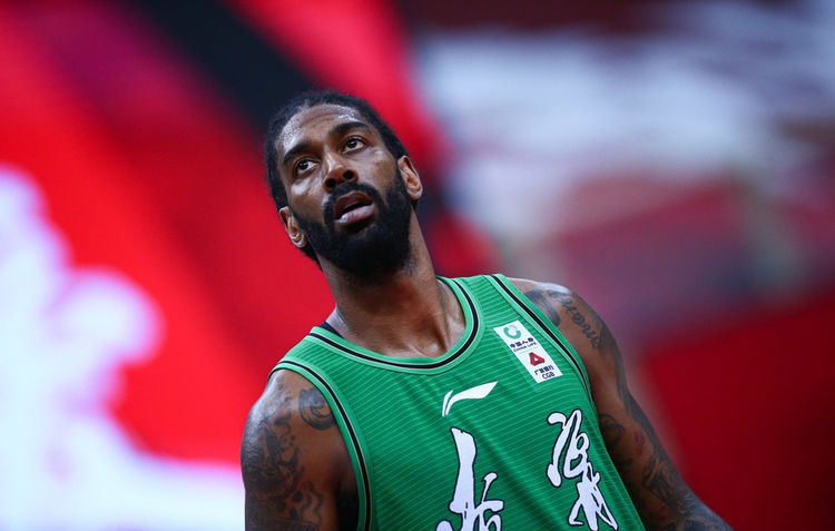 关于意外惊喜频现，强队痛失积分反被逆袭的信息