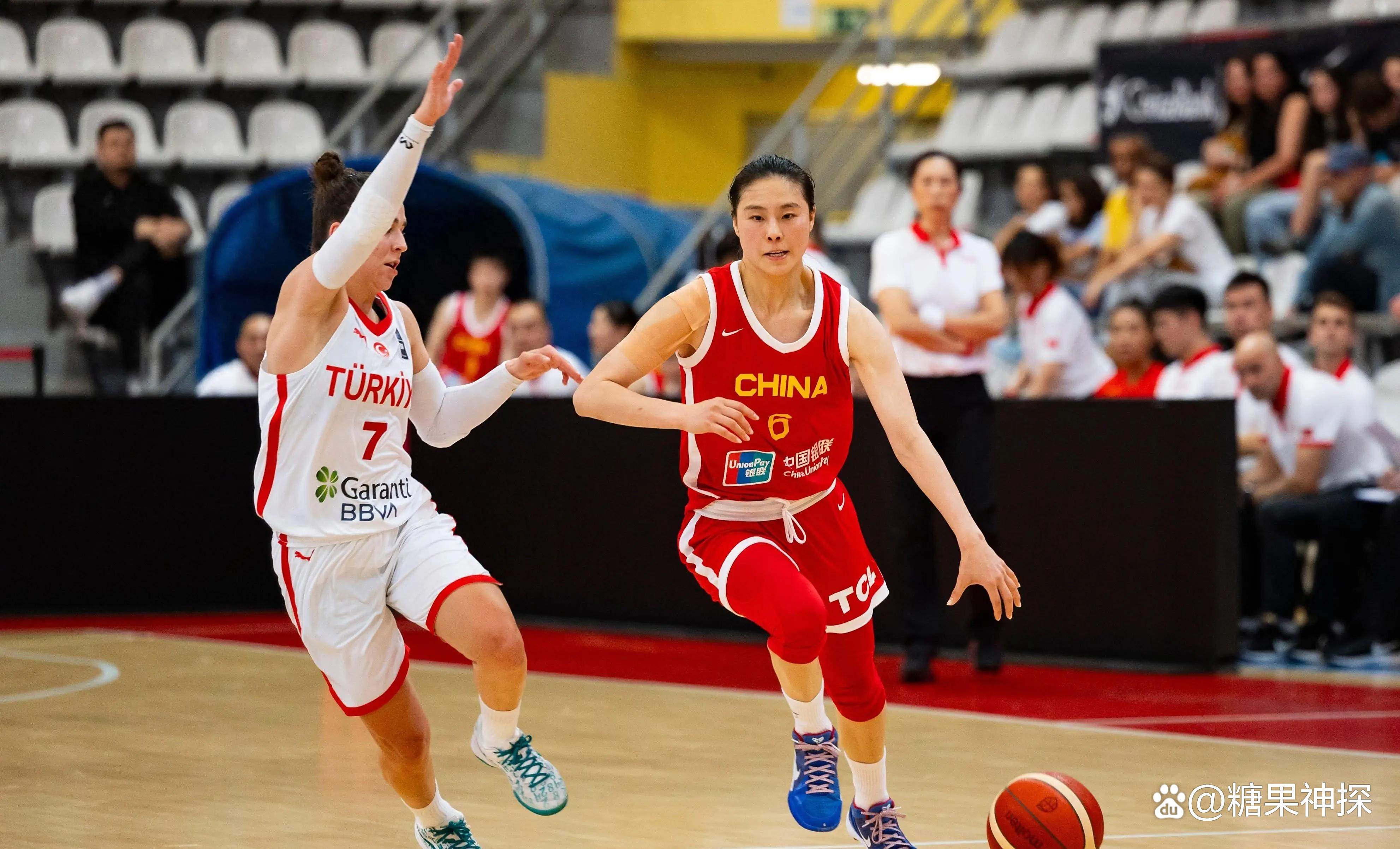 包含女篮球员青睐增长，职业联赛吸引大批人气的词条