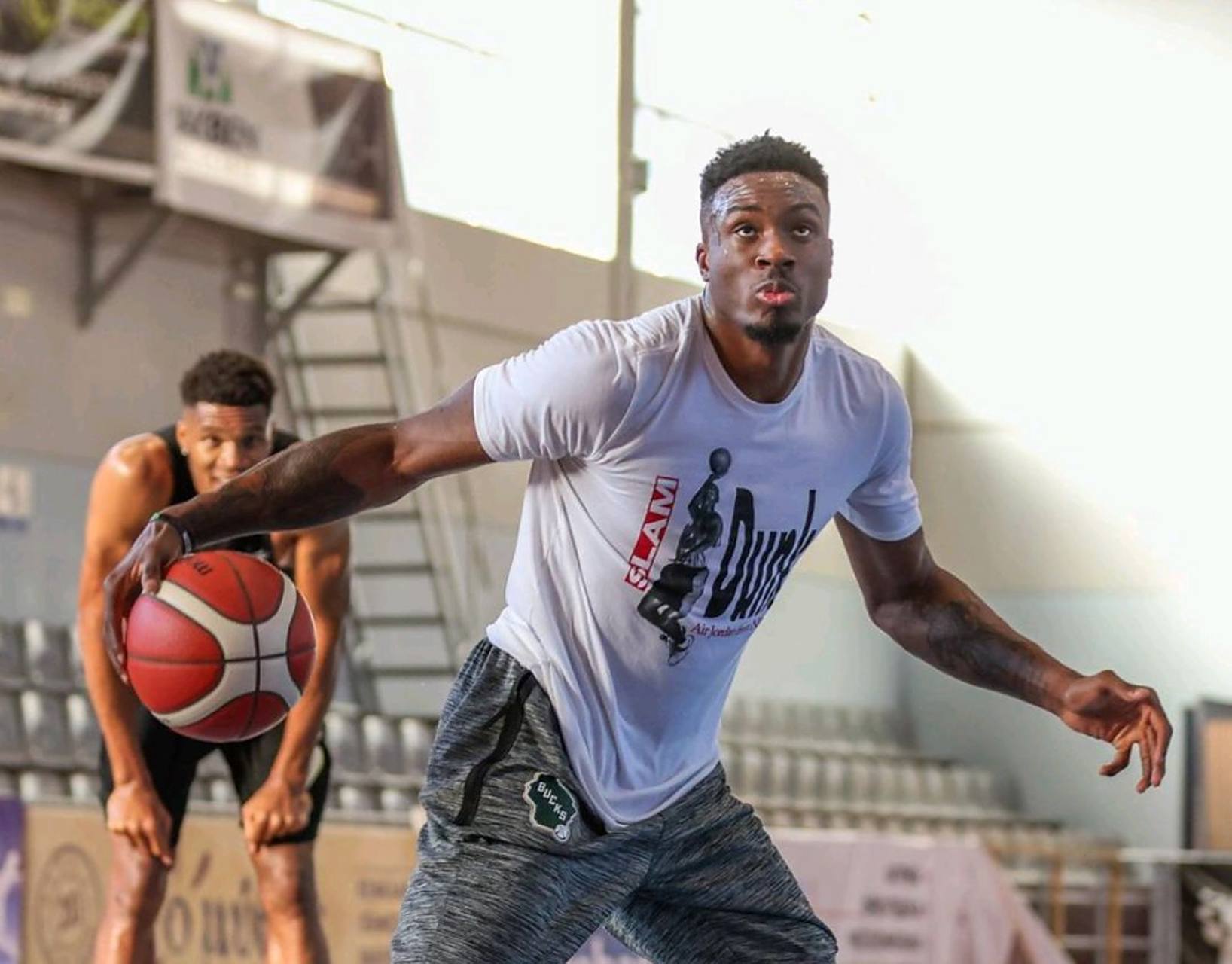 包含雷恩阵容调整，球员训练状态备受关注的词条