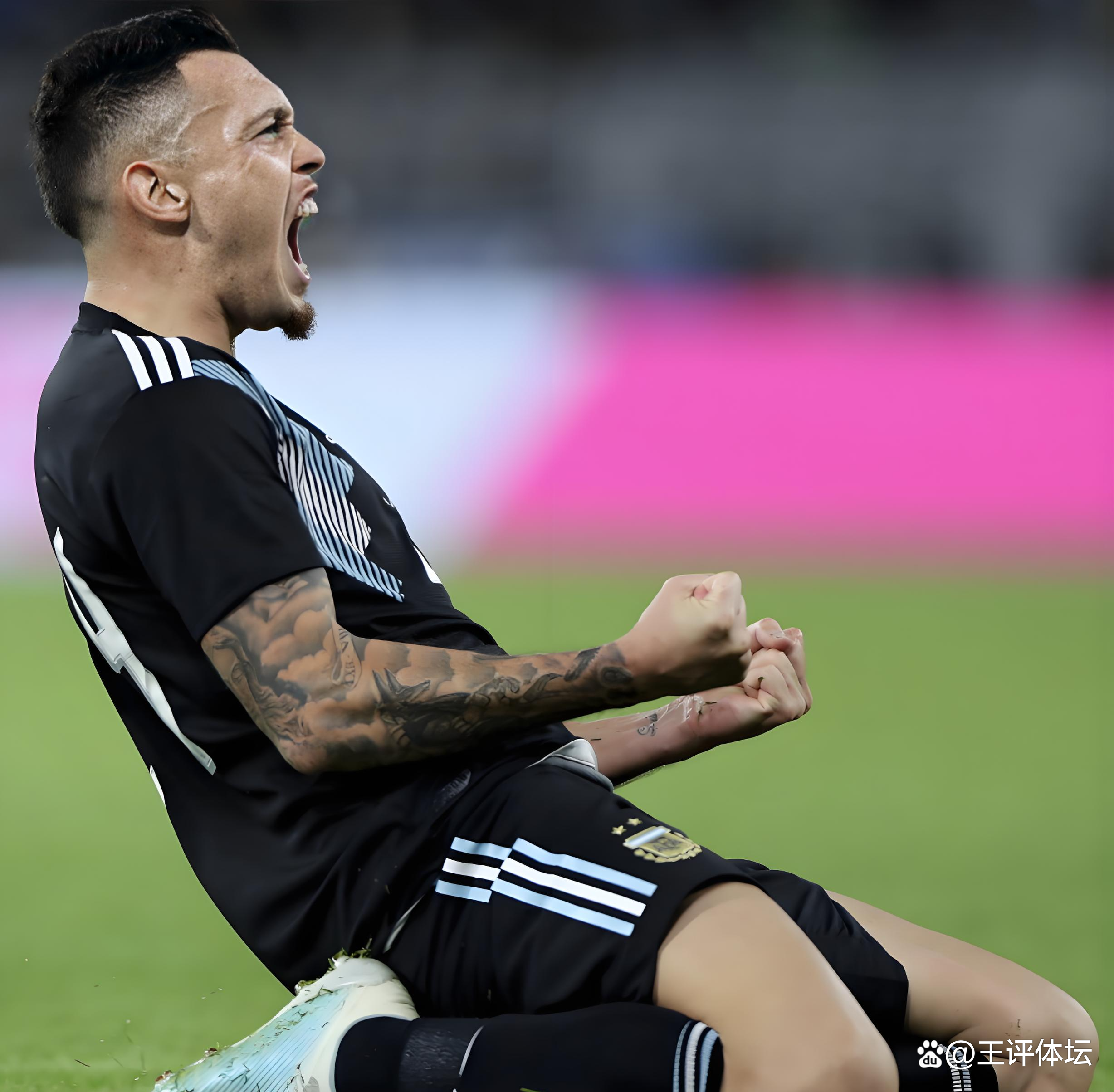 米兰体育app下载地址-塞维利亚全队出击，迅速占据优势