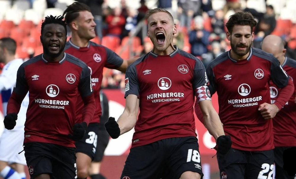 汉堡队取得生死战胜利,保级压力减轻的简单介绍 汉堡队取得生死战胜利,保级压力减轻的简单介绍