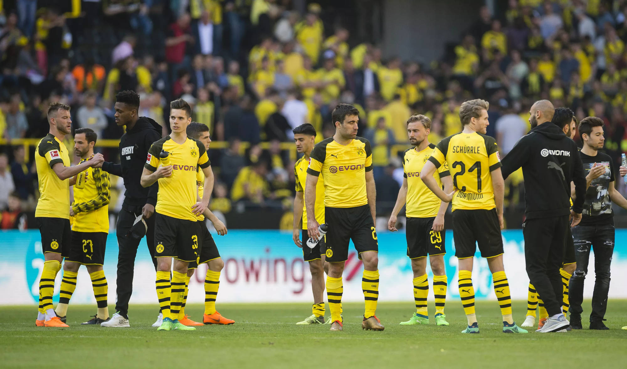 沙尔克主场不敌奥格斯堡,遭遇低迷状态 沙尔克主场不敌奥格斯堡,遭遇低迷状态