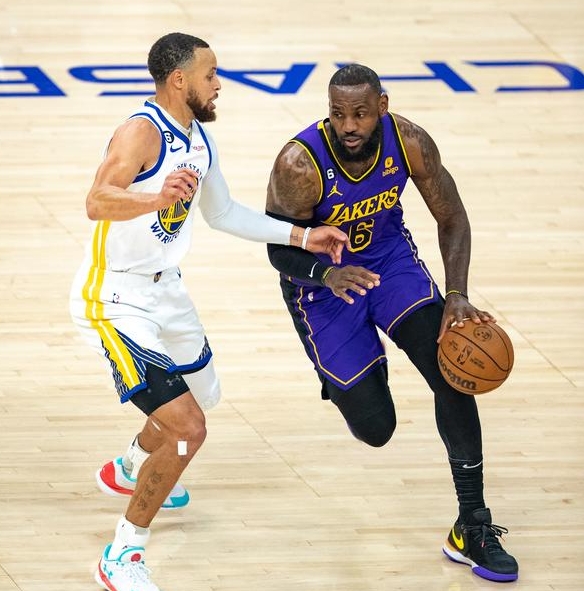 米兰体育电竞-关于NBA季后赛：湖人大胜爵士，晋级西部决赛的信息