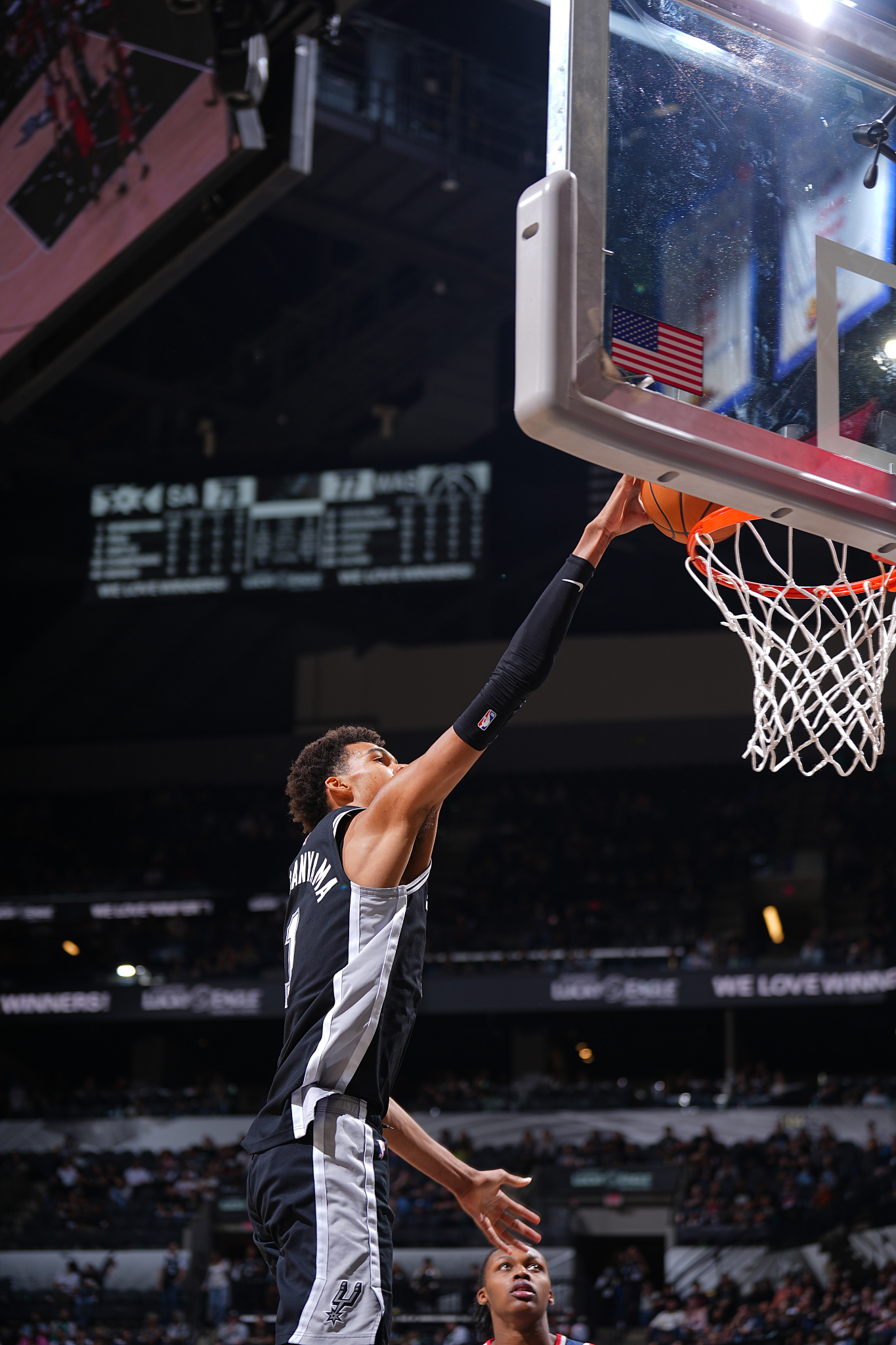 马刺签下新秀后卫，为未来埋下希望！的简单介绍