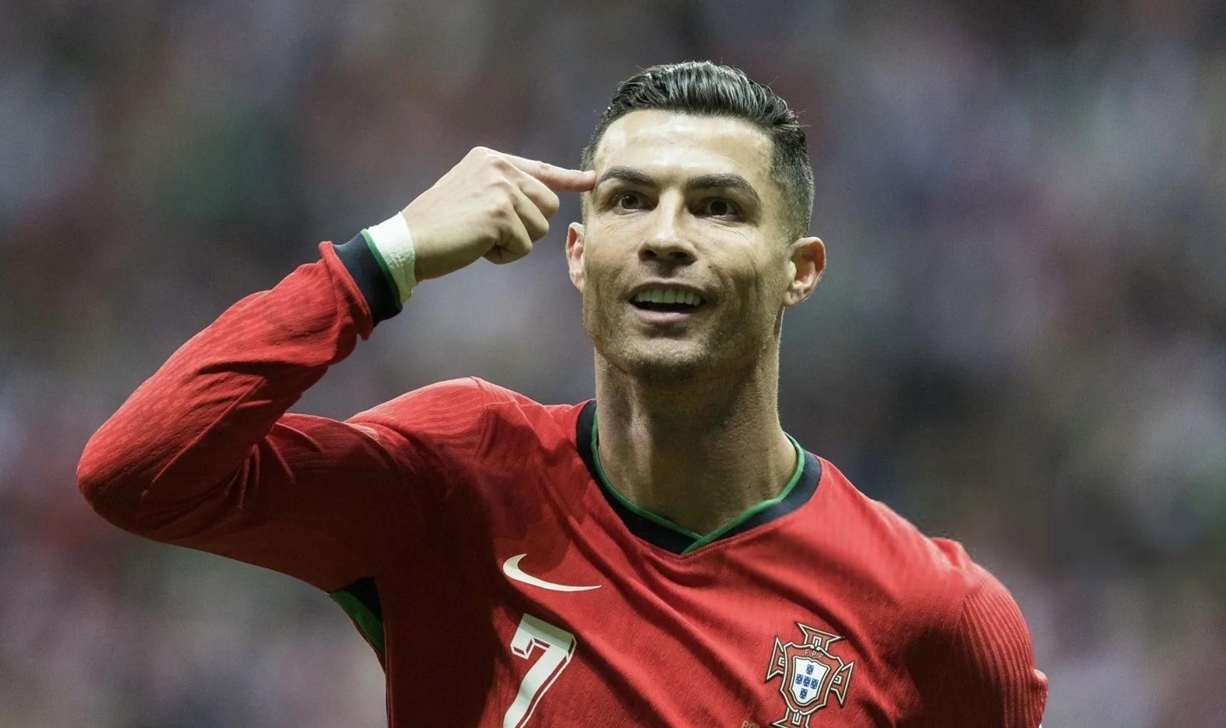 C罗宣布新赛季将退出国家队参加亚洲杯