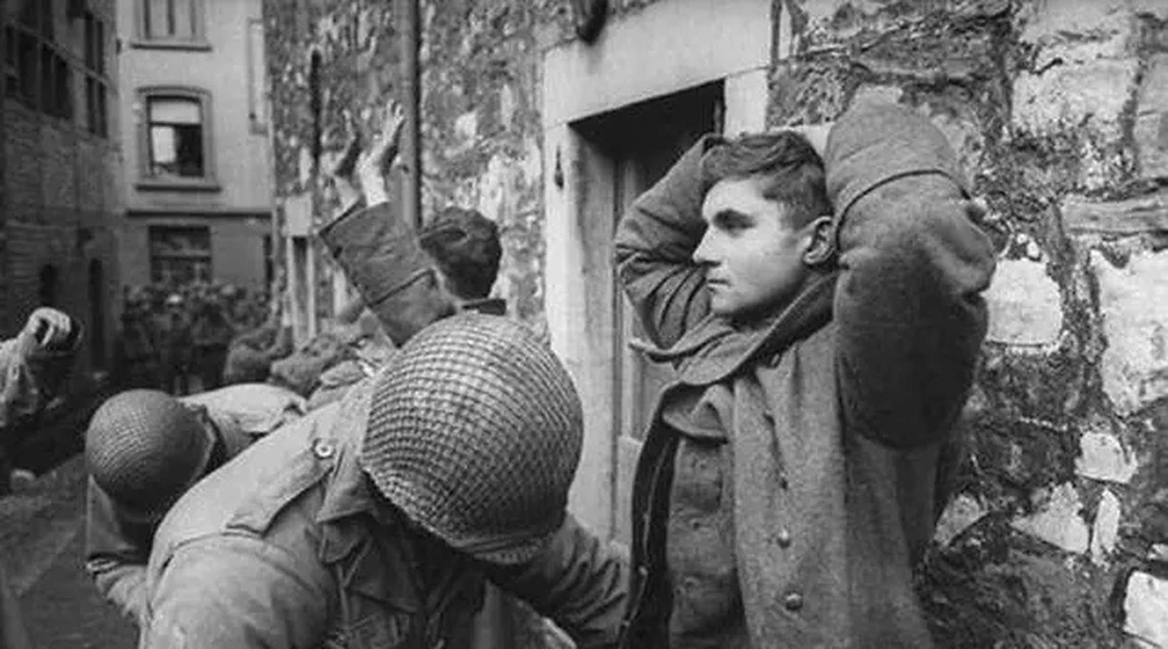 米兰体育中国官网-丹麦队战胜爱沙尼亚，领先小组