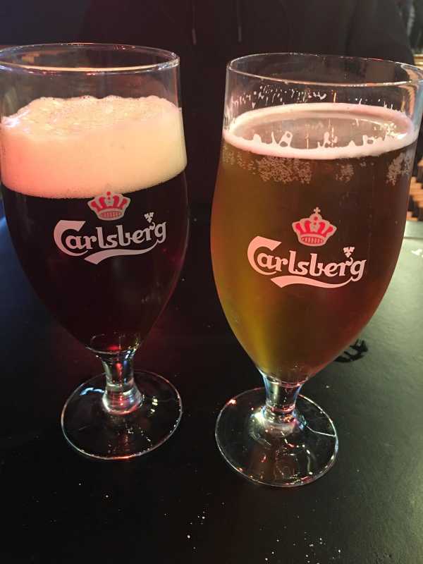 丹麦队战胜爱沙尼亚，领先小组