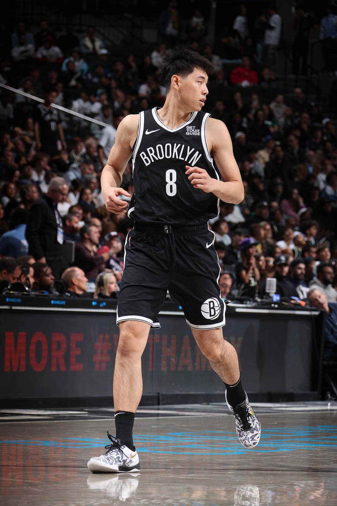 关于雄鹿客场击败篮网，字母哥砍下31分的信息