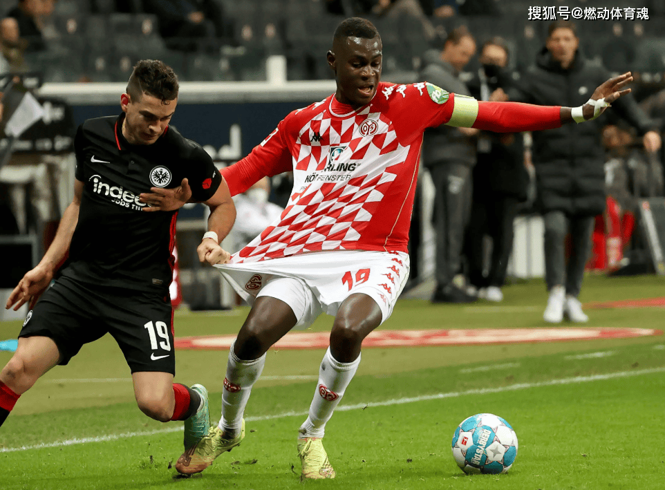 米兰体育网页版入口-关于门兴格拉德巴赫击败里昂，取得三连胜的信息