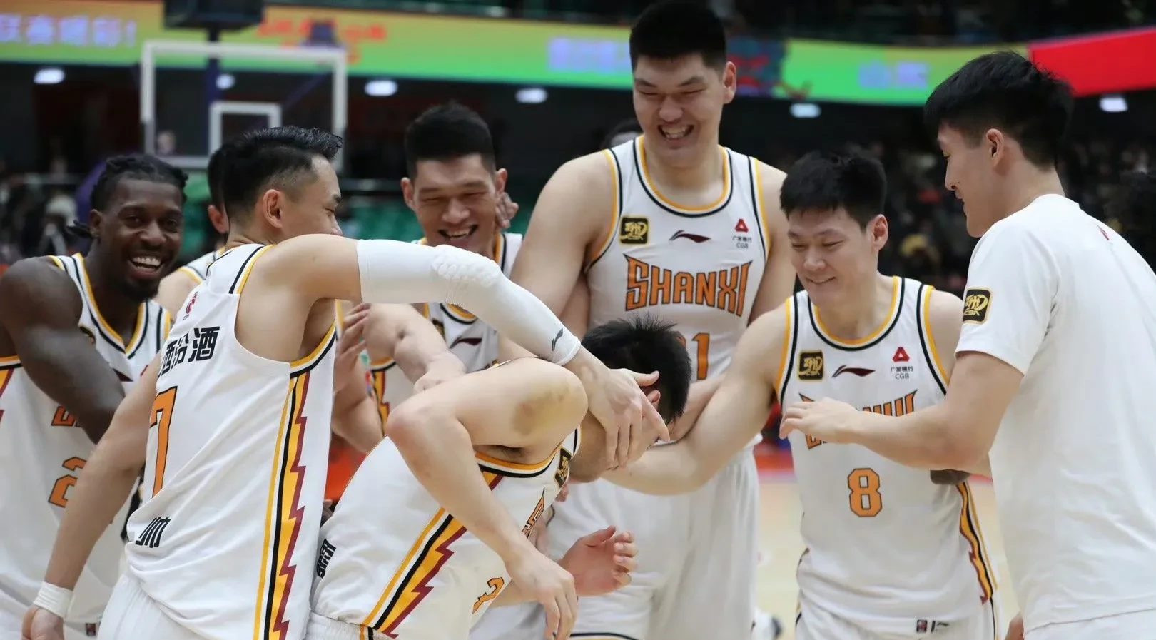 人队主控球员助攻无数，带队取胜